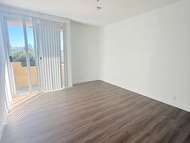Perfectly situated 2 bedroom and 2 bathroom ! — Photo 40