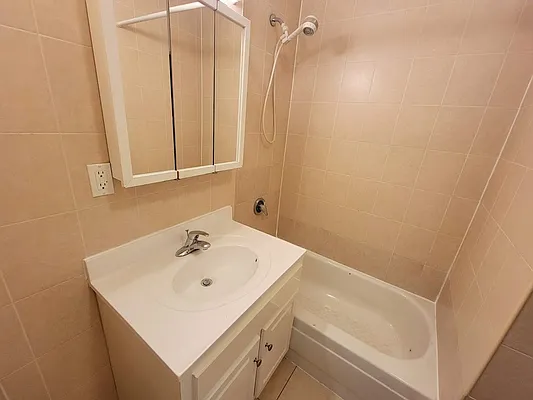 Rented by Gold & Appel Realty Corp | media 16