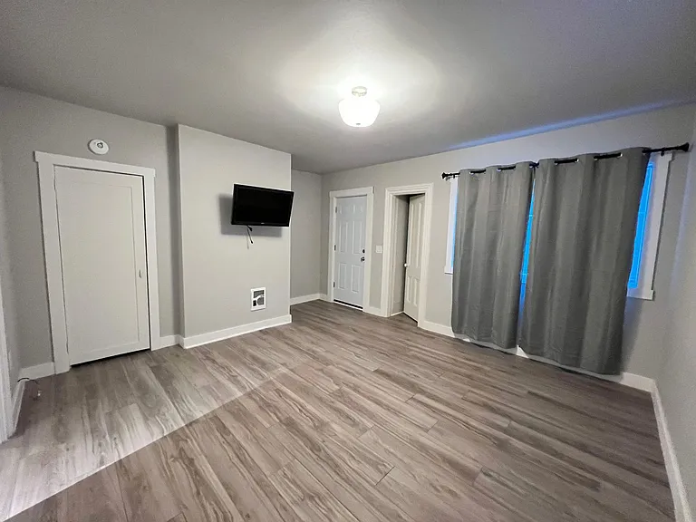 641 Commercial St, Astoria, OR 97103 — Photo 3