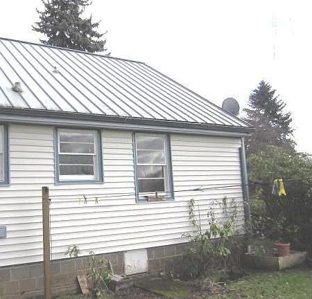 2nd image of 1308 Grand Pl