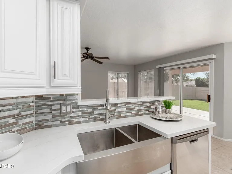 3611 E Windmere Dr — Photo 25