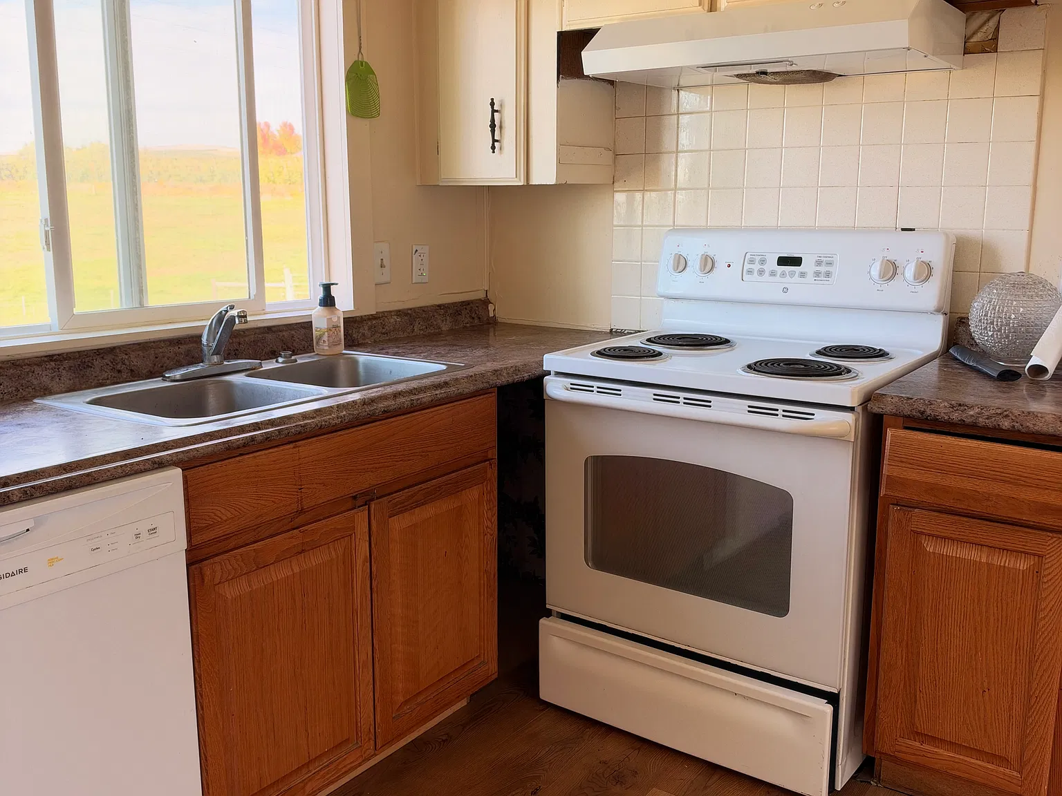 N Saint Hilaire Rd, Yakima — Photo 4