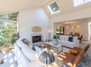 157 Ravenhill Rd, Orinda, CA 94563