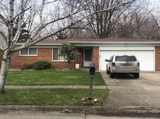 35563 Blairmoor Dr, Clinton Township, MI 48035