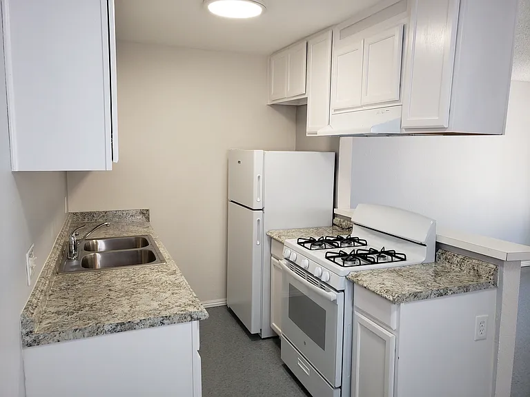 Vista Del Rio Apartments — Photo 15