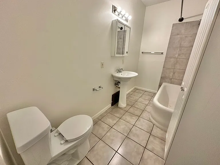 890 Shawano Ave — Photo 16