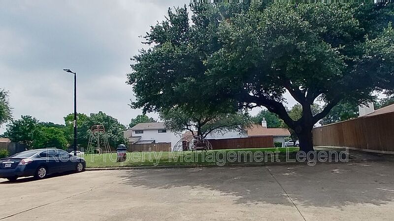 1st image of 727 Ticonderoga Dr