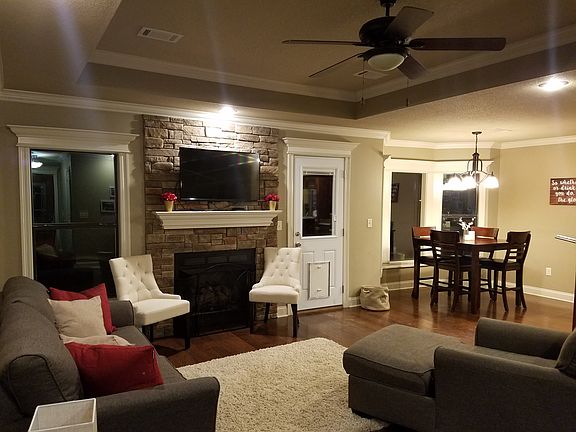 Living room/dining room