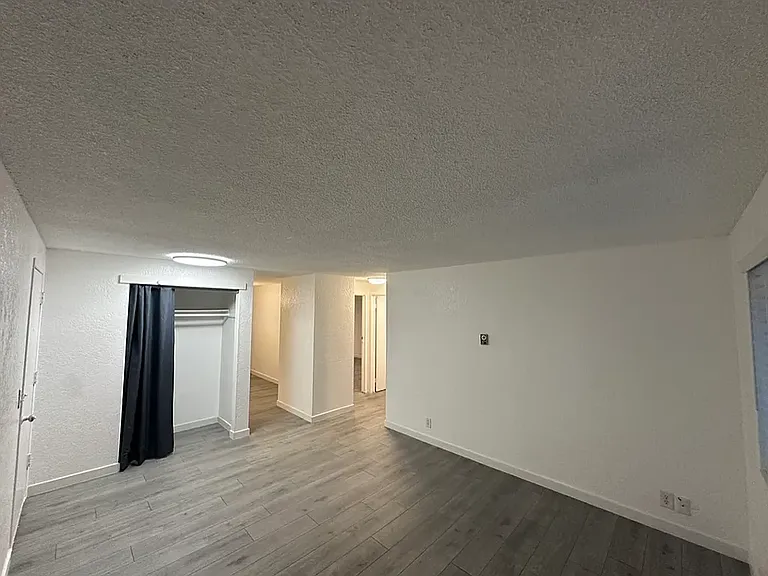 120 Stanford Dr #D — Photo 28