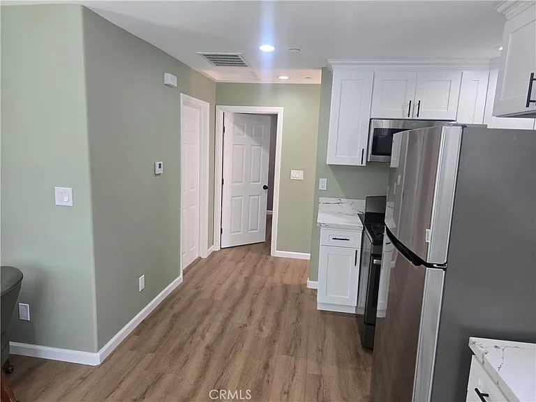 421 W Lexington — Photo 9