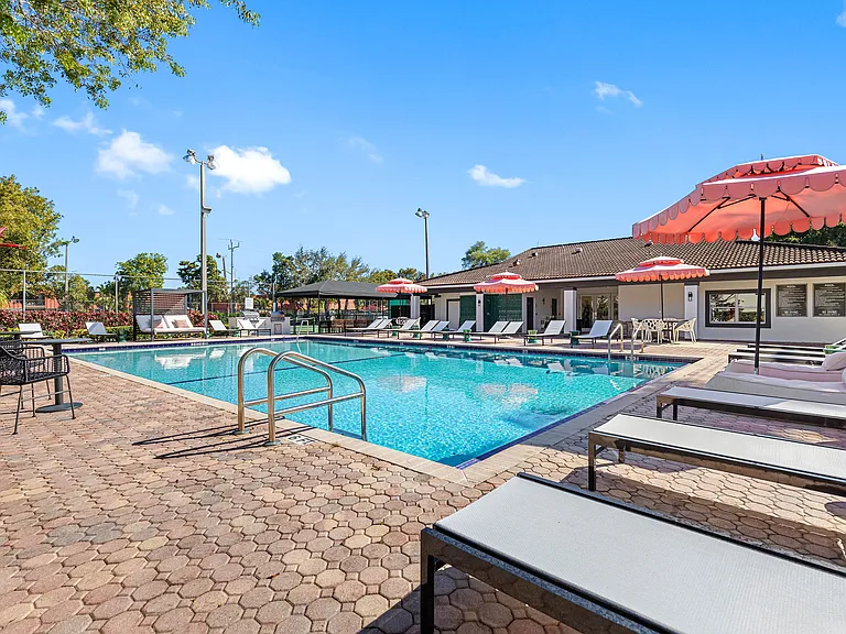 Avana Palm Beach Gardens — Photo 12