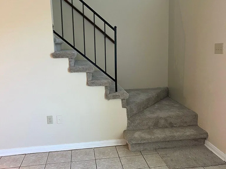 1153 Heather Ln #C — Photo 3