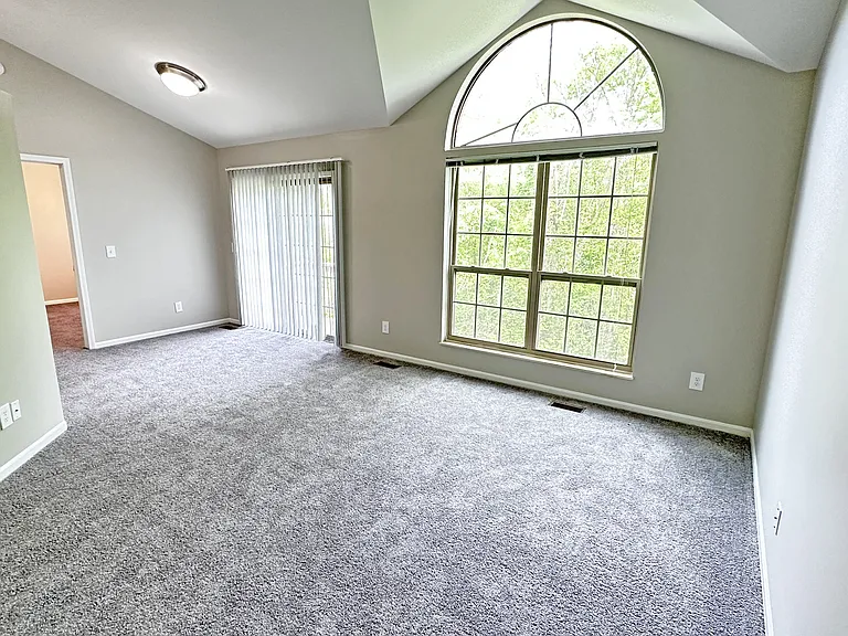 Brookwood Farms Apartments — Photo 8