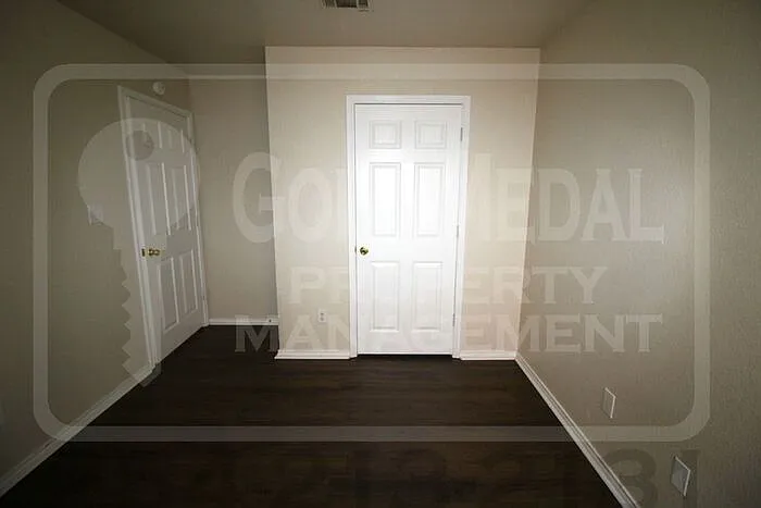 3304 Barcelona Dr — Photo 21
