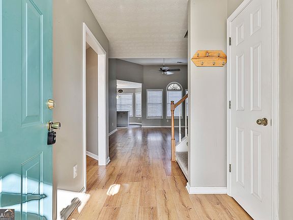 4th image of 128 Calico Loop