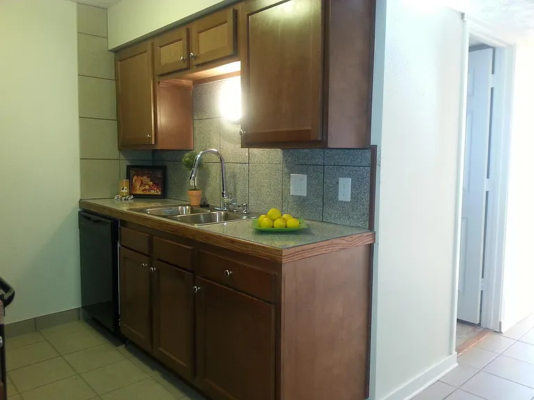 807 N 45th St #3 — Photo 16