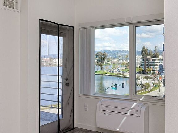 3rd image of 1524 1st Ave APT 402