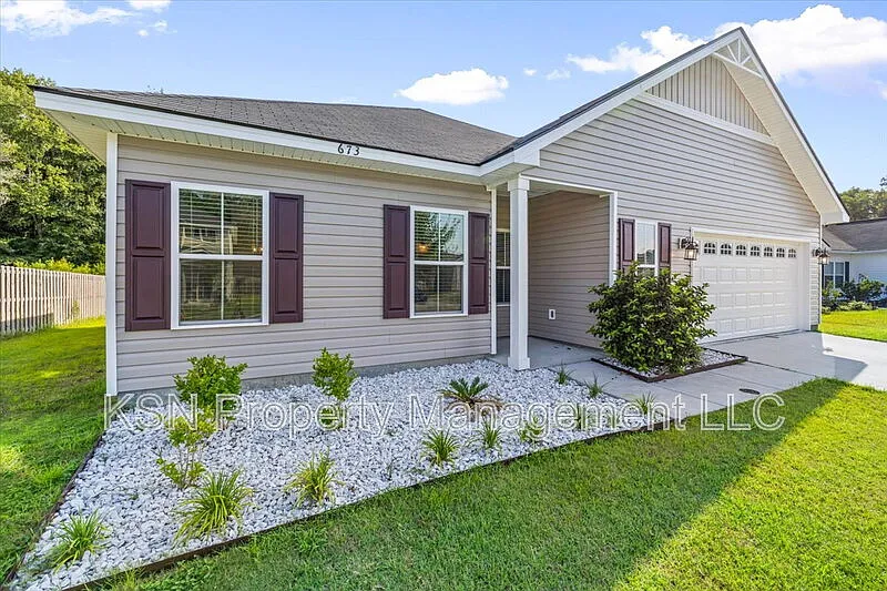 3 bed, 2.0 bath, 1332 sqft, $1,800 — Photo 3