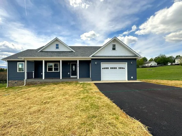 270 Richfield St, Rural Retreat, VA 24368