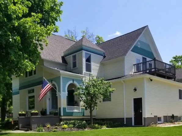 627 Kentucky St, Sturgeon Bay, WI 54235