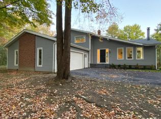 10655 N Woods Cir, Chardon, OH 44024