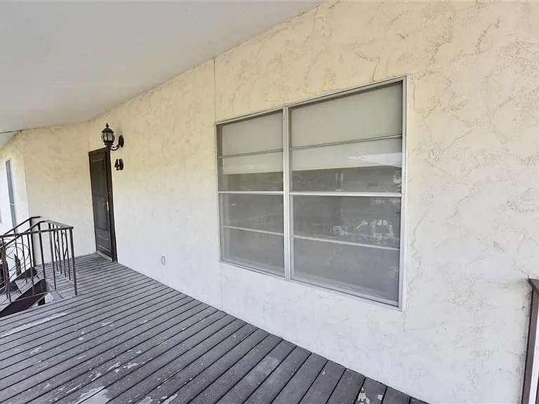 100 Royal Way Dr #4D — Photo 3