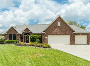 165 Indian Warrior Trl, Lake Jackson, TX 77566