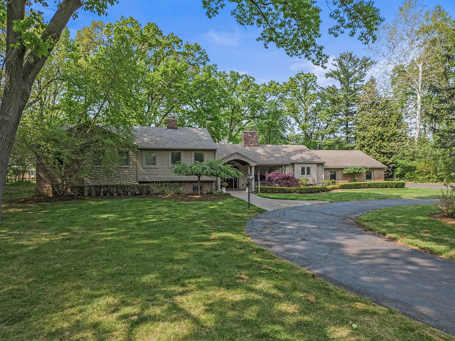 1960 W Bend Ct photo 1
