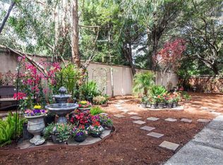 1 Fair Oaks Ln, Atherton, CA 94027