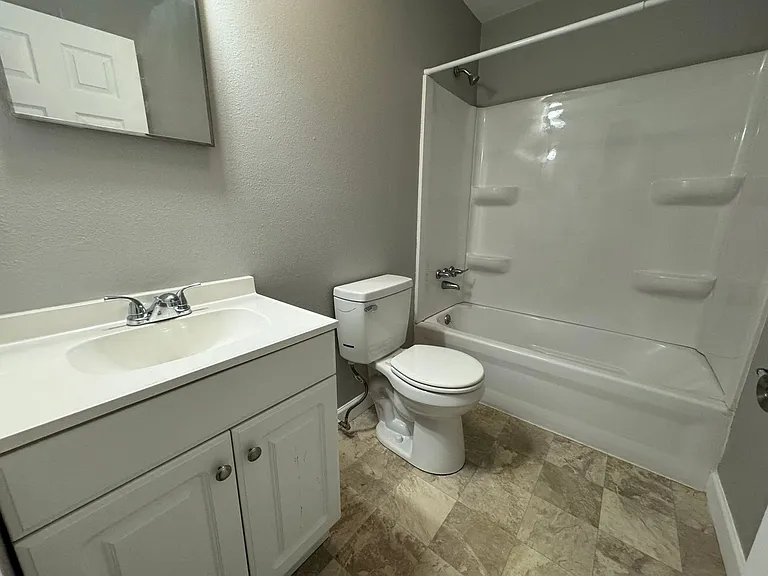 3906 W Sylvania Ave — Photo 40