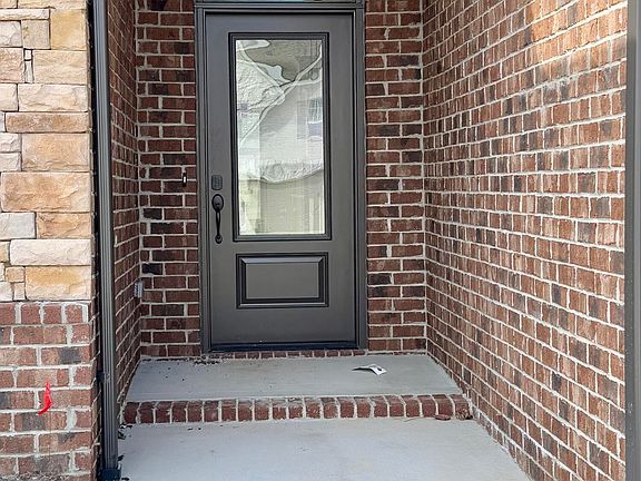 2nd image of 2115 Lantern Park Ln