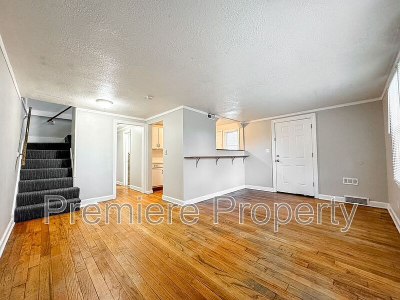 325 E 28th Ave Kansas City MO Zillow