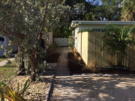 4th image of 1049 NE 33rd St