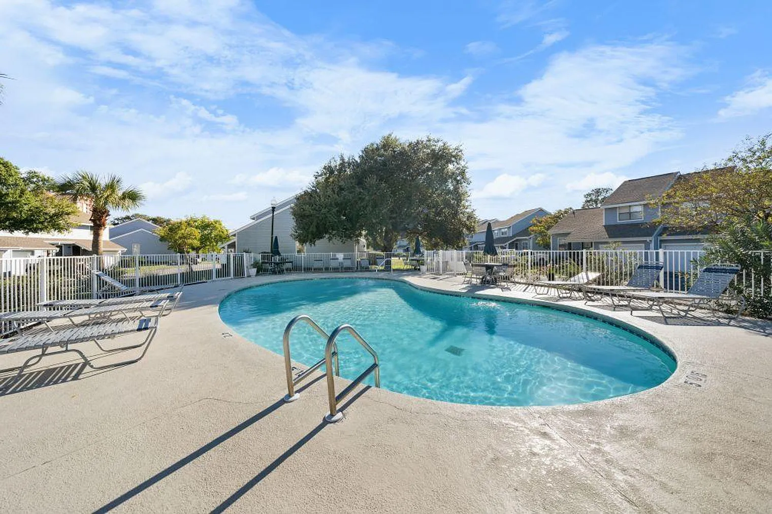 2 bed, 2.0 bath, 1130 sqft, $3,505 — Photo 3