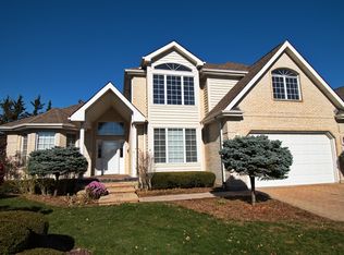 3064 Rosebrook Cir, Westchester, IL 60154