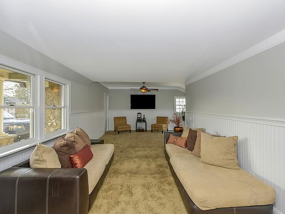 3rd image of 104 Sherry St