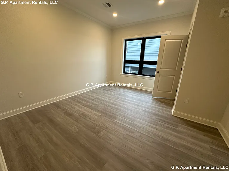 605 Broadway #201 — Photo 11