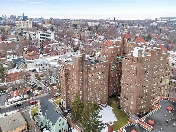 5th image of 925 Delaware Ave APT 2C