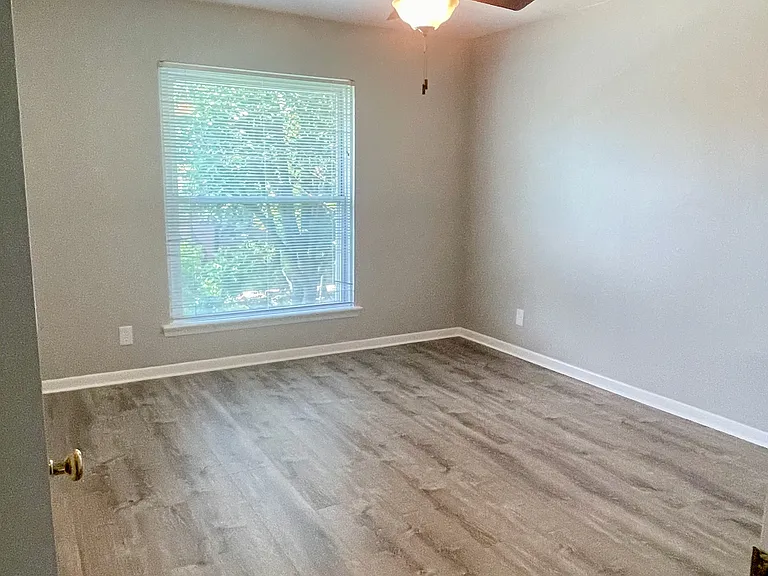 3215 Douglas Ave #201 — Photo 14