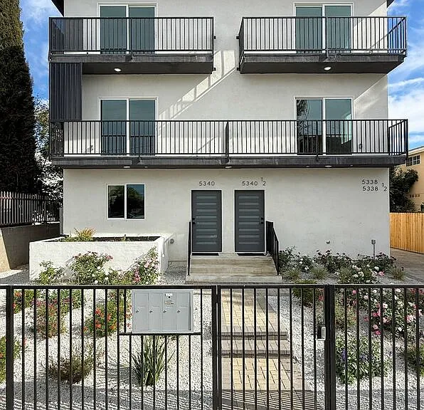 5340 Denny Ave — Photo 21