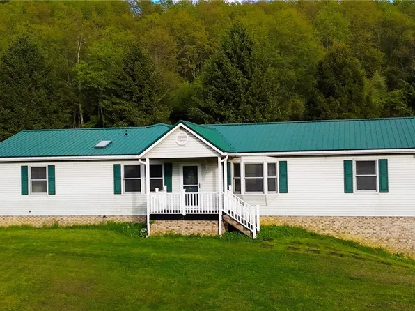 6878 Veterans Blvd, Chester, WV 26034
