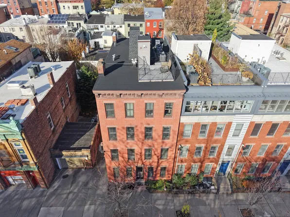 274 6th Street image 25 of 32