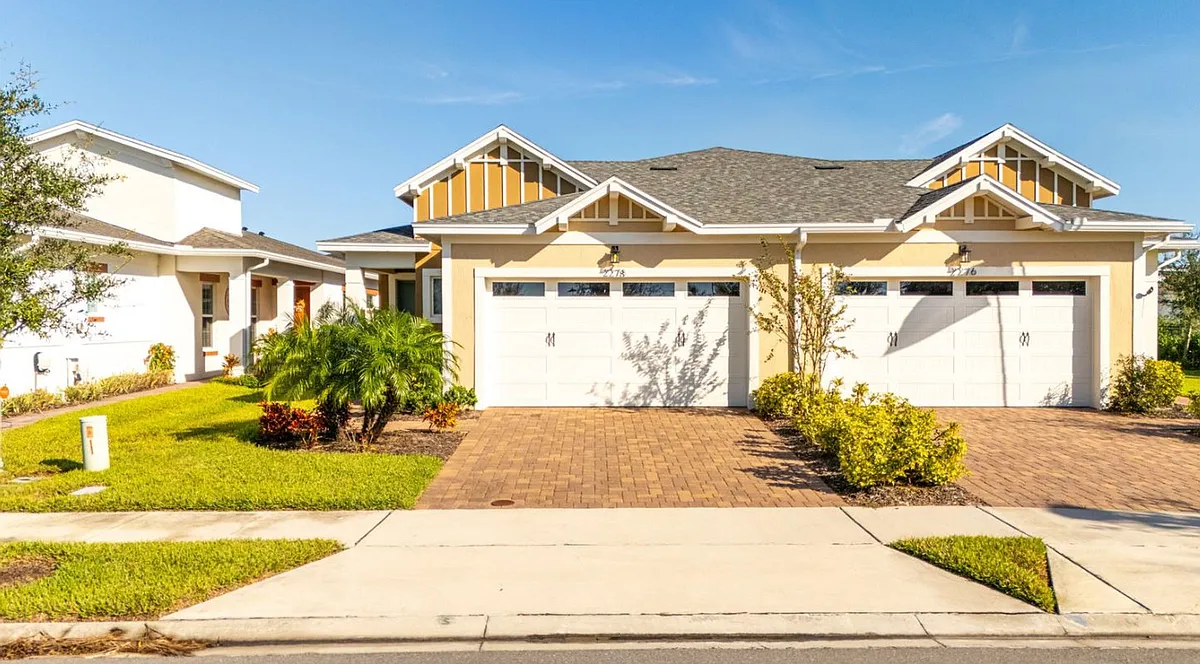 Building Photo - 2278 Datura Loop