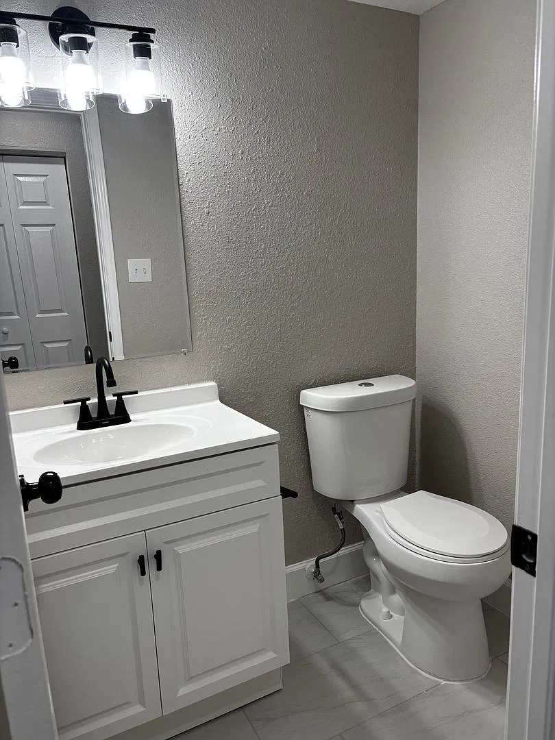 Normal Park Townhomes — Photo 4