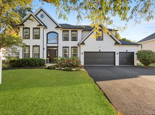 517 Meadowwood Ln, Oswego, IL 60543