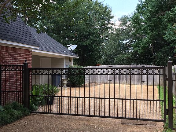 Extra privacy with gated driveway