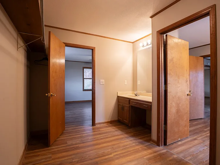 1111 Fairview Rd — Photo 15
