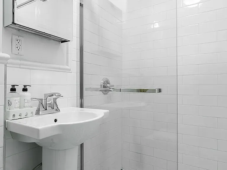 12 Minetta St #1 — Photo 8