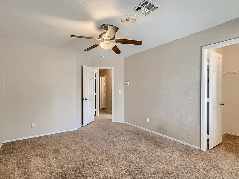 2224 Bear Valley St — Photo 8