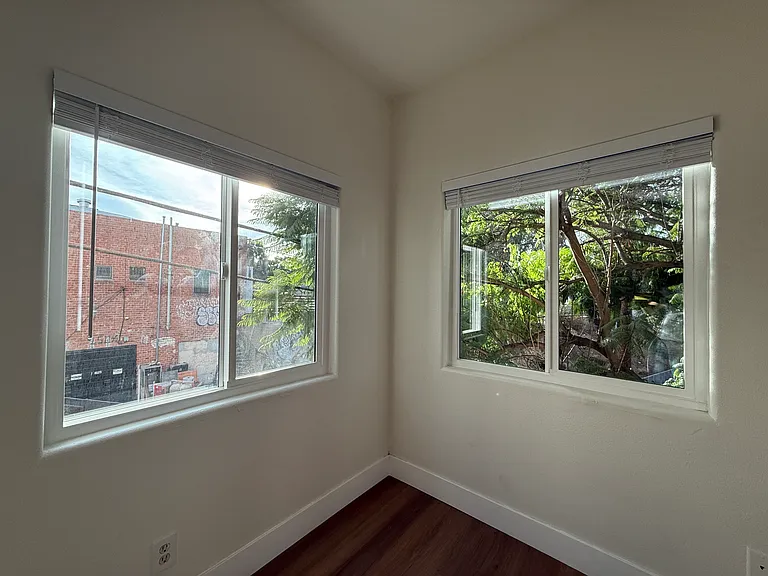 1119 N Coronado St #210 — Photo 3